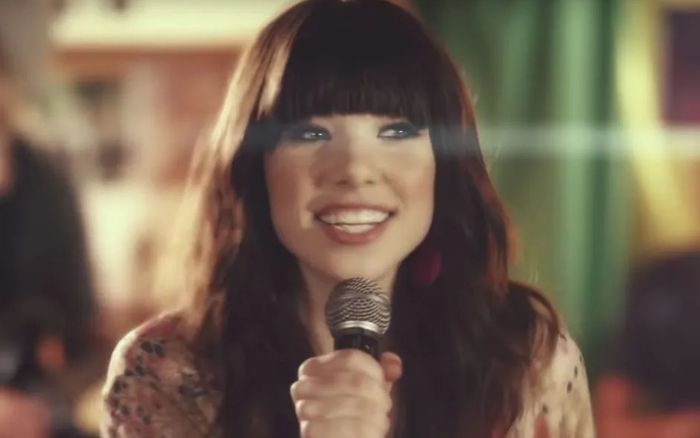 Chủ nhân bản hit Call Me Maybe đón con đầu lòng