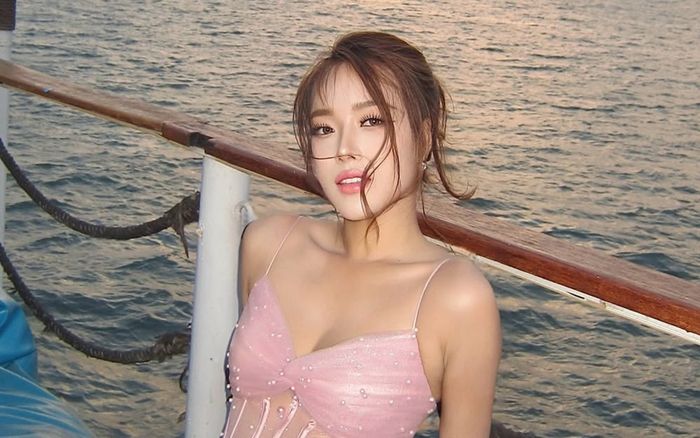 Nhan sắc cô gái gốc Việt 18 tuổi giành chiến thắng ở Hoa hậu Hòa bình Thái Lan