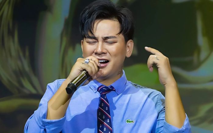 Hoài Lâm hát Tiếng trống Mê Linh khiến khán giả 'bái phục'