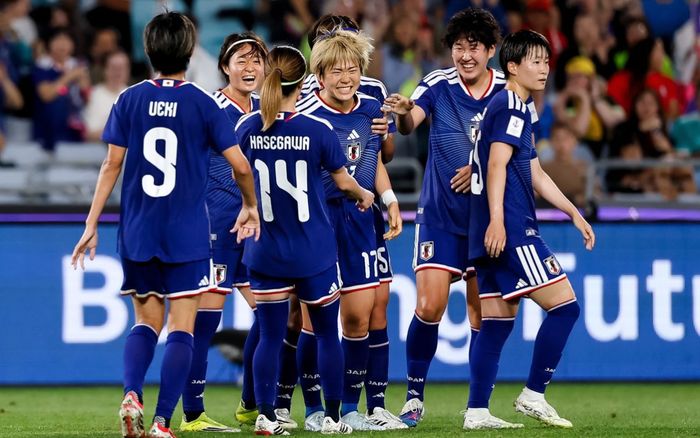 Nhật Bản thắng áp đảo Hàn Quốc, gặp Australia ở chung kết