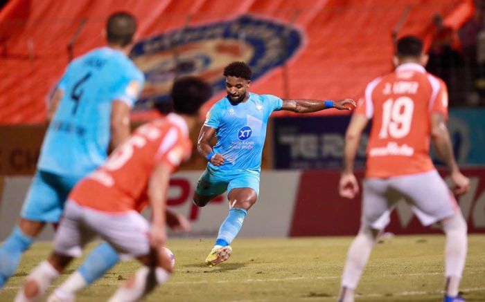 Nguyễn Xuân Son rực sáng sau khi Malaysia bị loại