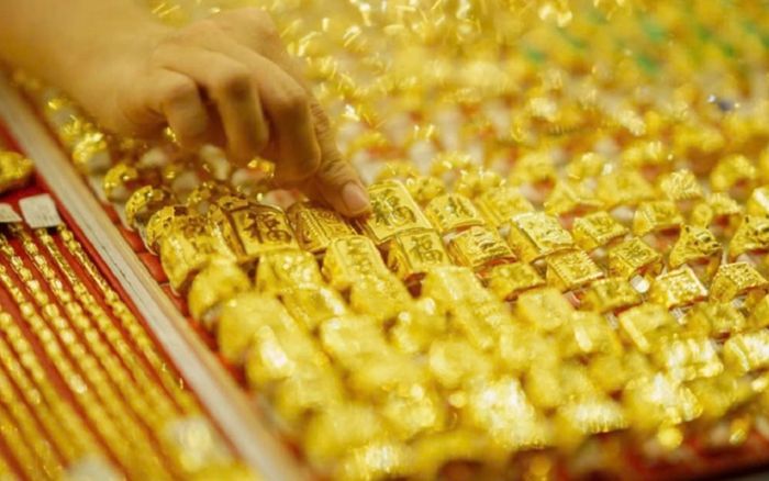 Tin tài chính hôm nay 19/3: Giá vàng lao dốc gần 5 triệu, USD tăng trở lại
