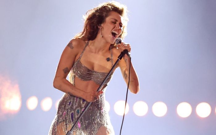 Miley Cyrus e ngại Super Bowl: 'Áp lực là điều khiến tôi chùn bước'