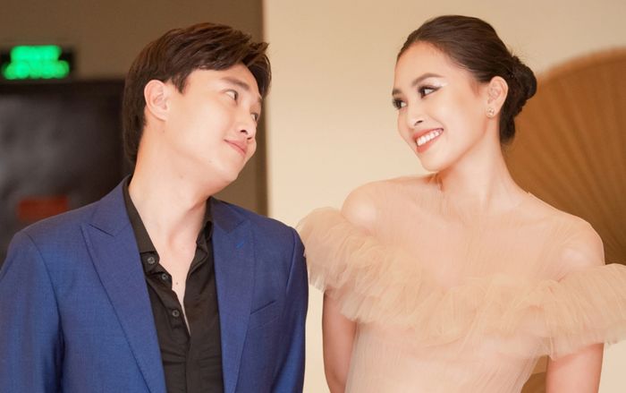 Khoảnh khắc đầy tình tứ của Quốc Trường và Tiểu Vy sau khi công khai