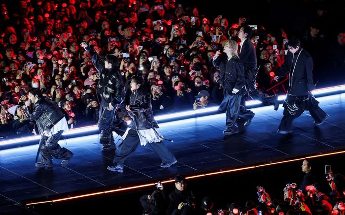 Anh trai Sulli chỉ trích concert của BTS