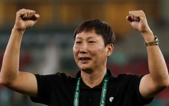 Tin sáng 23/3: HLV Kim Sang Sik đón 2 cầu thủ Việt kiều lên tuyển Việt Nam