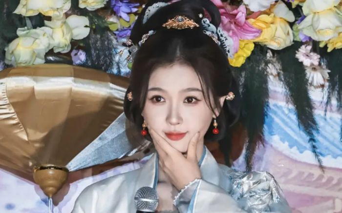 Ngu Thư Hân ghi điểm với tạo hình cổ trang nhẹ nhàng