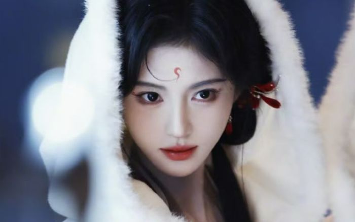 Cúc Tịnh Y trở lại với dự án cổ trang mới