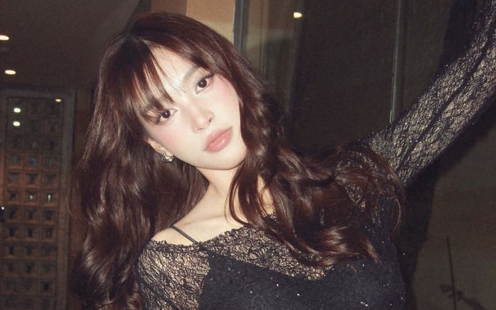 Tiểu Vy chưng diện mốt xuyên thấu 'bỏng mắt'