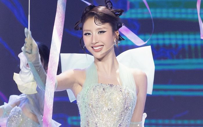 Quỳnh Anh Shyn đáp trả khi bị phản đối việc đi hát: 'Dược sĩ hát thì chúng tôi cũng hát'