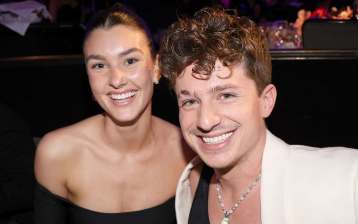 'Hoàng tử tình ca' Charlie Puth đón con trai đầu lòng, làng giải trí rộn ràng chúc mừng