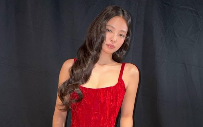 Jennie (BLACKPINK) gây bàn tán