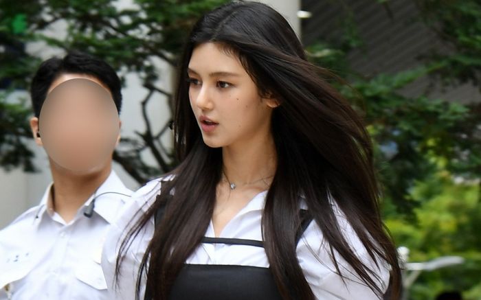 Phía Danielle (NewJeans) tố ADOR kéo dài vụ kiện 776 tỷ đồng, ảnh hưởng nghiêm trọng đến sự nghiệp