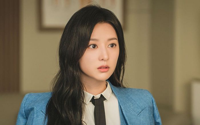 Từ chuyện Kim Ji Won gây bàn tán vì ngoại hình gầy gò: Khi nghệ sĩ phải đánh đổi để giữ hình ảnh!