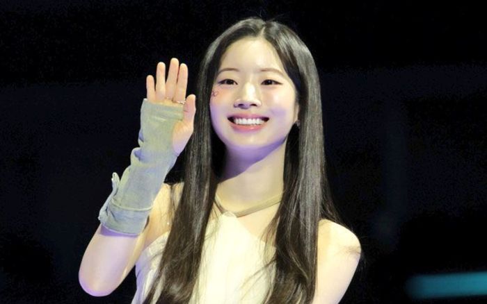 Dahyun (TWICE) tạm dừng hoạt động lưu diễn