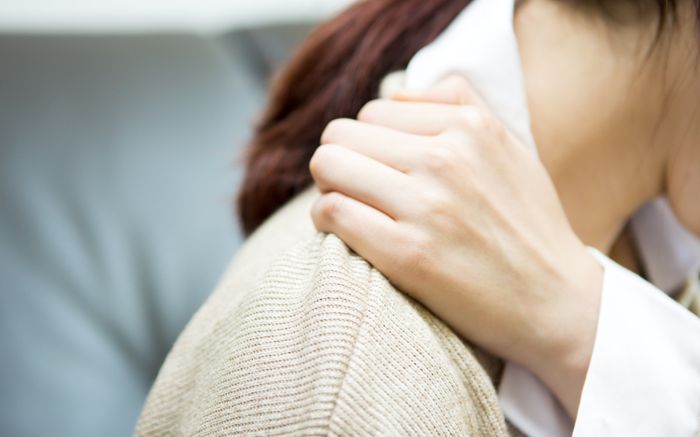 Bị đau cổ suốt 1 tuần, cô gái 20 tuổi sốc khi phát hiện ung thư giai đoạn cuối