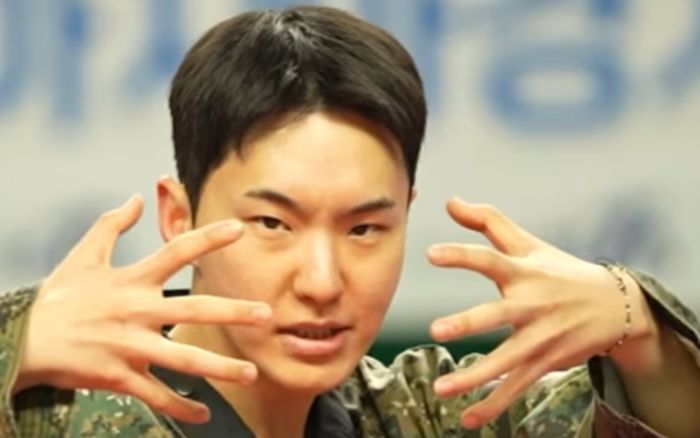 Hoshi (SEVENTEEN) biến sân khấu quân đội thành 'mini concert'