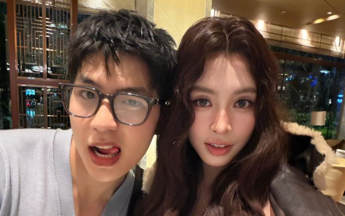 Tiểu Vy tình tứ bên Quốc Anh