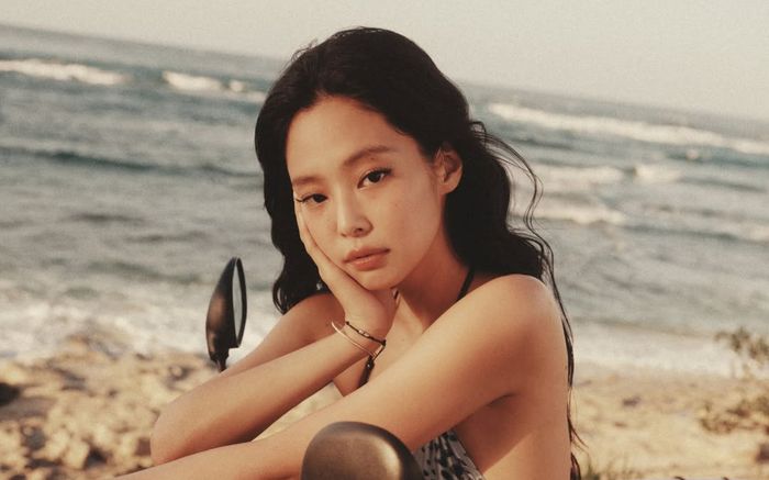 Jennie (BLACKPINK) 'nóng' hơn bao giờ hết