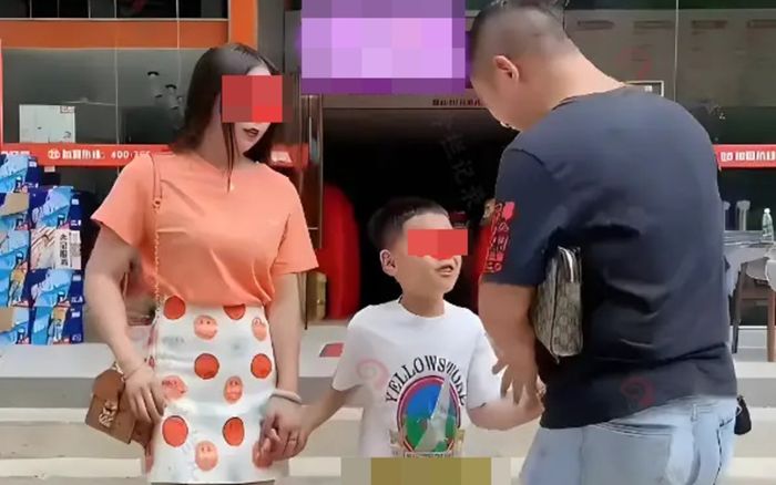 Gặp lại vợ cũ sau nhiều năm, người đàn ông cho con trai hơn 100 triệu đồng và 'cái kết' không ngờ