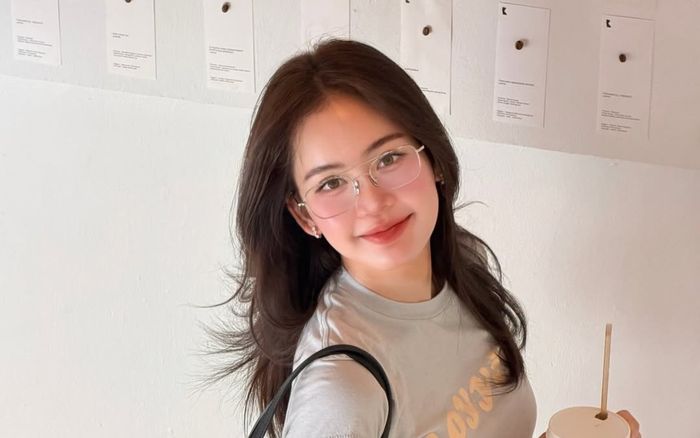 Nữ diễn viên Thái Lan khốn khổ vì có 'hai tử cung và một quả thận'