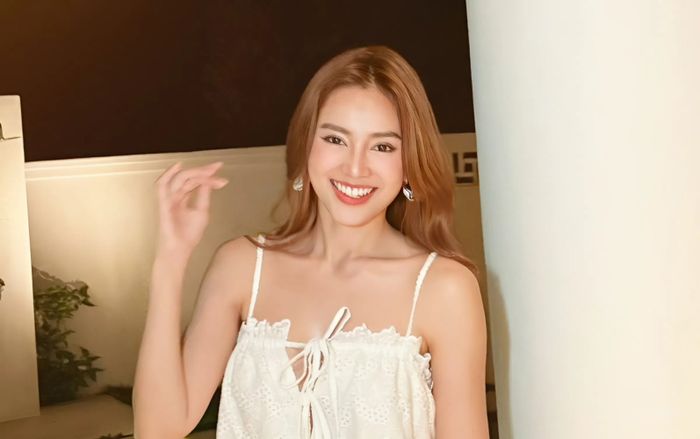 Ninh Dương Lan Ngọc vui vẻ bên 'người thương'