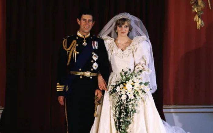 8 chiếc khăn voan cô dâu hoàng gia lộng lẫy nhất trong lịch sử