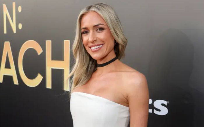 Kristin Cavallari diện lại chiếc váy ngắn gây tranh cãi thời Laguna Beach