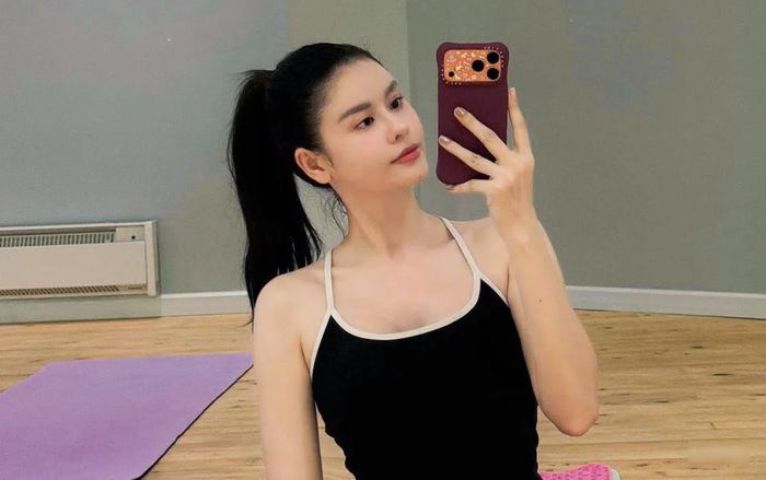 Trương Quỳnh Anh khoe dáng căng tràn, Khả Như liền phản ứng