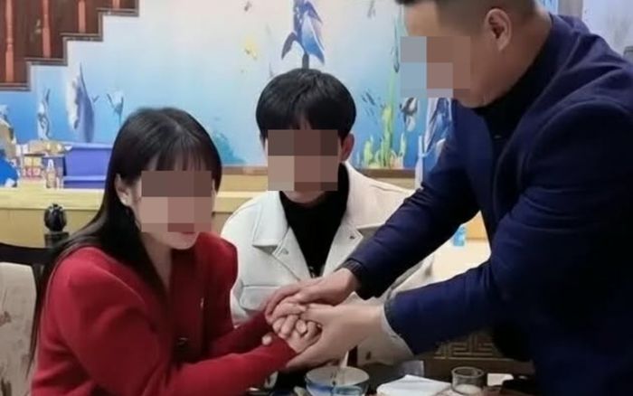 Chồng cũ cầu xin quay lại sau 2 tháng ly hôn, người vợ nói một câu đầy chua chát