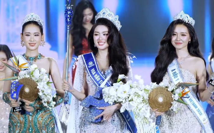 Trực tiếp chung kết Miss World Vietnam 2025: Phương Oanh đăng quang thuyết phục, Ý Nhi và Minh Kiên bật khóc khi final walk