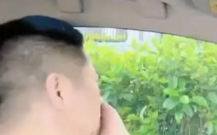 Gặp lại vợ cũ sau 3 năm ly hôn vì ngoại tình, người đàn ông có phản ứng gây xôn xao