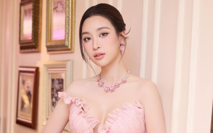 Hoa hậu Đỗ Mỹ Linh công khai ủng hộ Phương Oanh