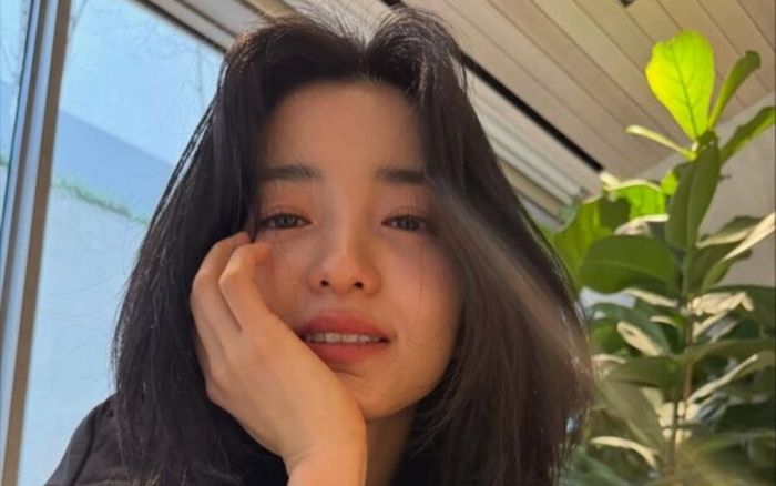 Nữ diễn viên Kim Tae Ri gây sốt với mặt mộc