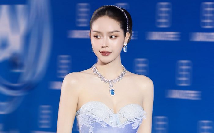 Thanh Thủy vui lây cho Phương Oanh