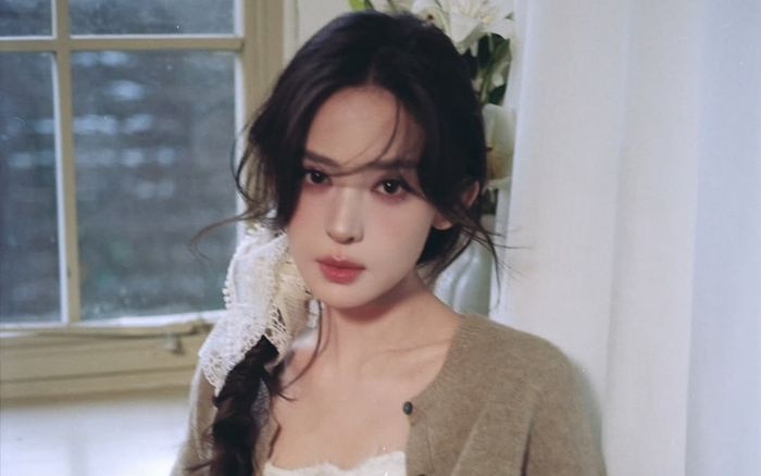 Cổ Lực Na Trát được khen ngoài đời 'đẹp gấp 10 lần' so với trên ảnh