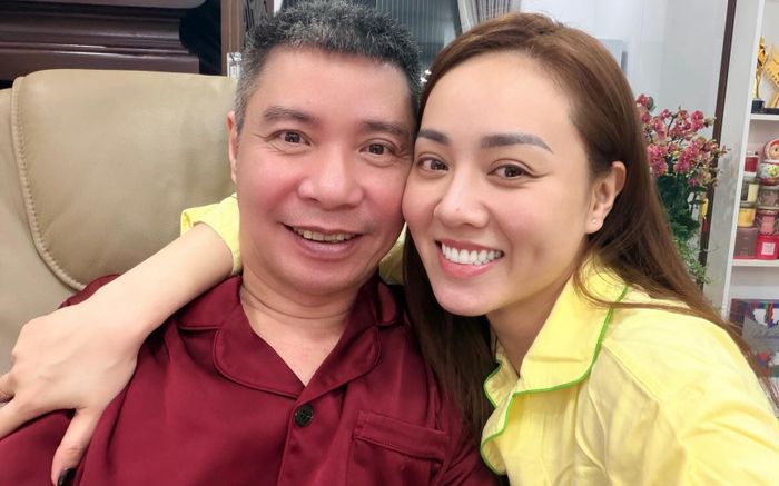 Vợ NSND Công Lý trải lòng khoảng thời gian khó khăn về tiền bạc