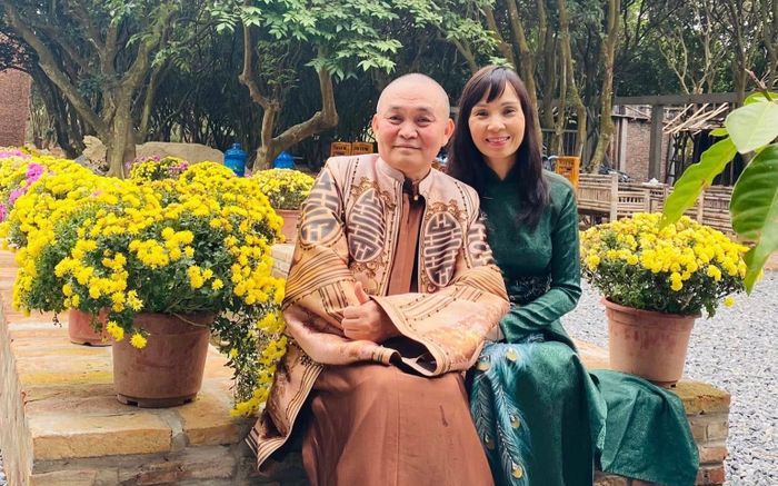 Xuân Hinh và màn nịnh vợ 'cao tay' khiến dân mạng thích thú