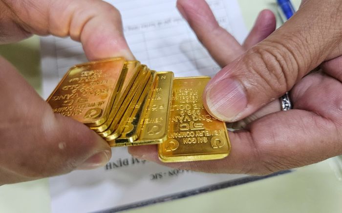 Giá vàng hôm nay (31/3): Bật tăng mạnh, giới đầu tư đổ dồn sự chú ý