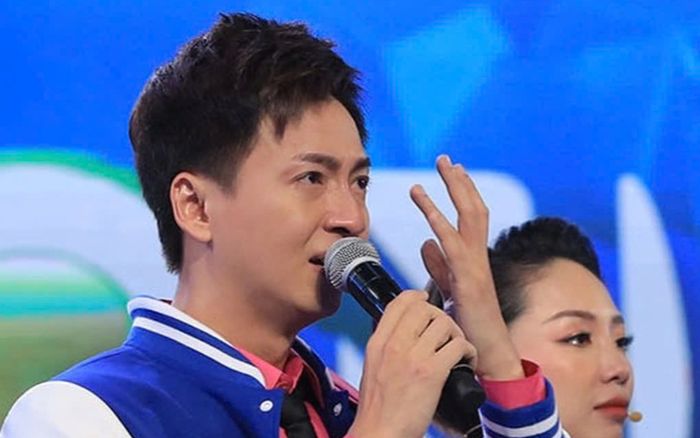 Ngô Kiến Huy bất lực