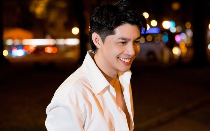 Noo Phước Thịnh 'giật' điện thoại khán giả, lý do lập tức 'gây sốt'