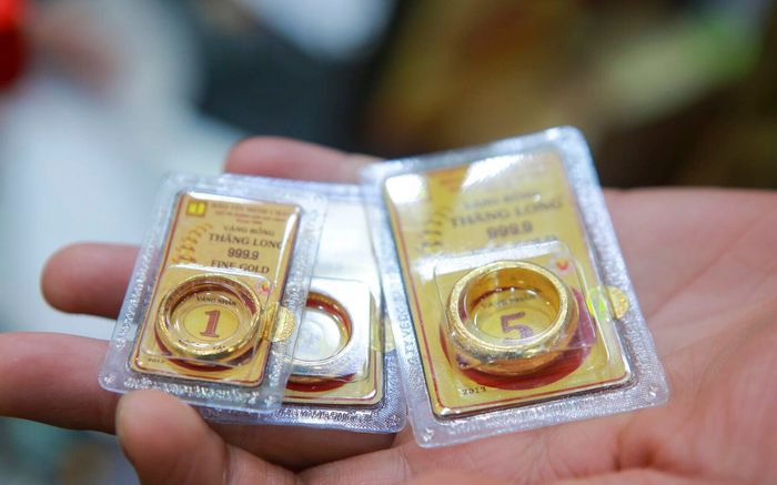 Giá vàng hôm nay (4/3): Vàng nhẫn biến động mạnh, có nơi giảm sốc
