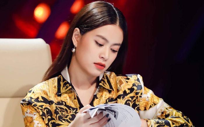 Người đàn ông đứng sau Hoàng Thùy Linh