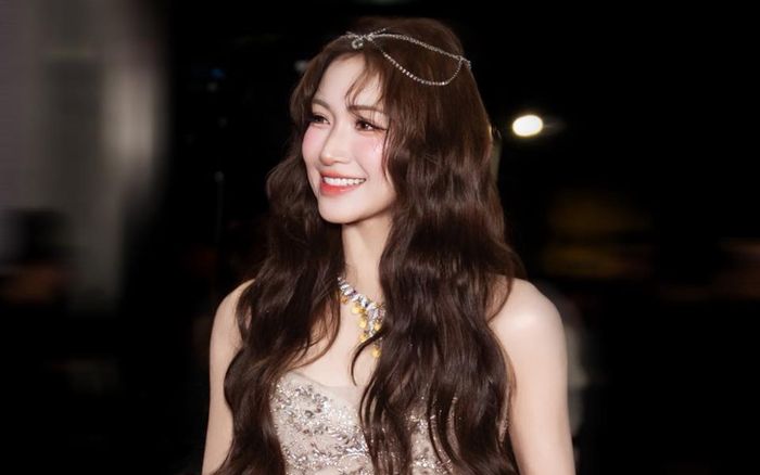 Chàng trai là ngoại lệ của Hòa Minzy