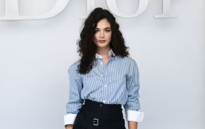 Dior khuấy động Tuần lễ thời trang Paris với bộ sưu tập đầm hoa và áo xếp bèo