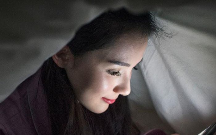 Thói quen buổi tối tưởng giúp thư giãn nhưng lại làm giấc ngủ kém chất lượng