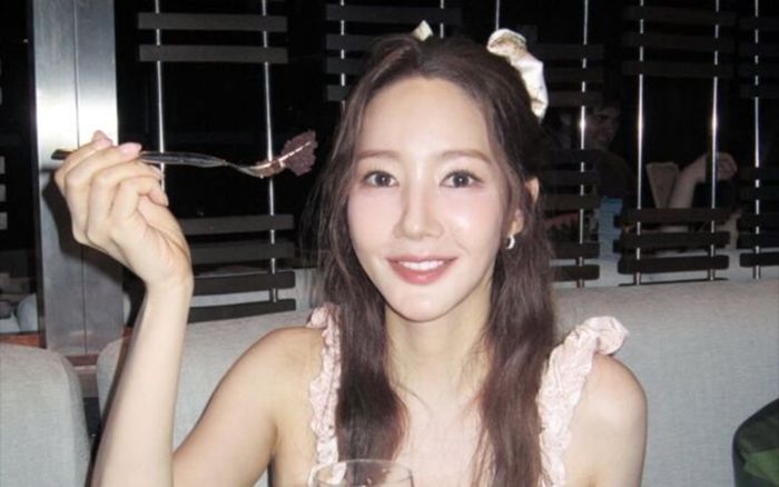 Park Min Young khoe nhan sắc ngọt ngào trong ngày sinh nhật sau màn giảm cân khắc nghiệt