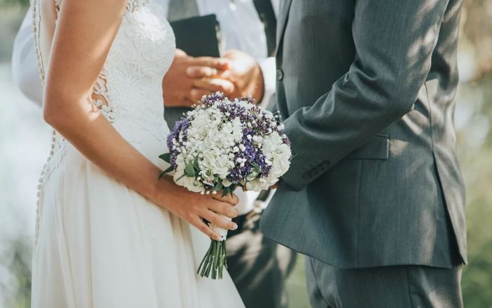 Đồng nghiệp mừng cưới hơn 2 triệu đồng, cô dâu có hành động khiến dư luận bức xúc