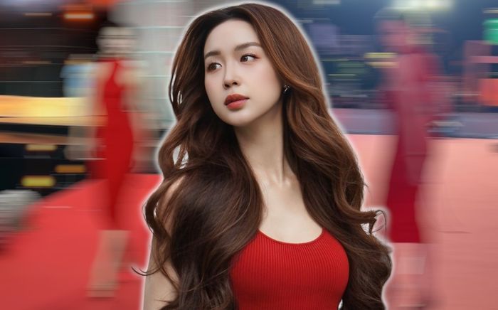 Bảo Ngọc diện váy đỏ nổi bần bật, tự tin khoe chân dài khi sải bước trên sàn runway