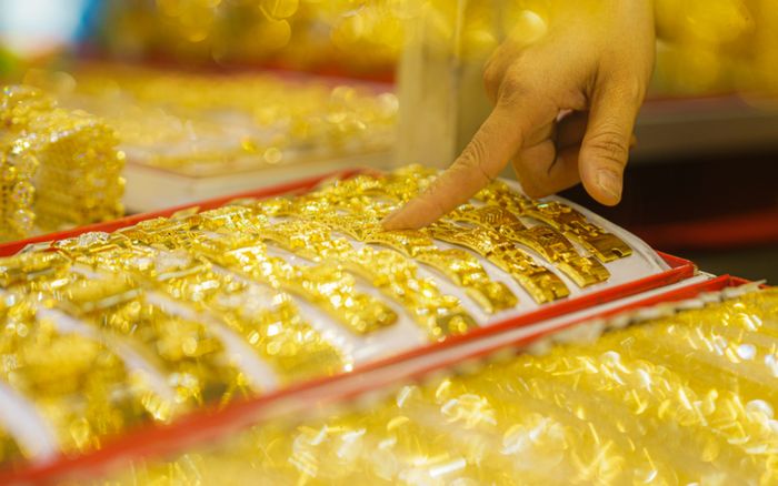 Tin tài chính hôm nay 7/3: Giá vàng bật tăng trở lại mốc 185 triệu đồng/lượng, USD duy trì vùng cao